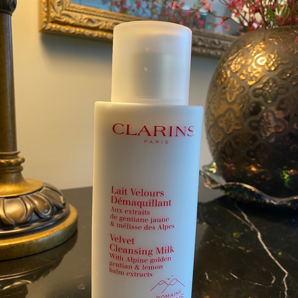 Clarins cleansing milk